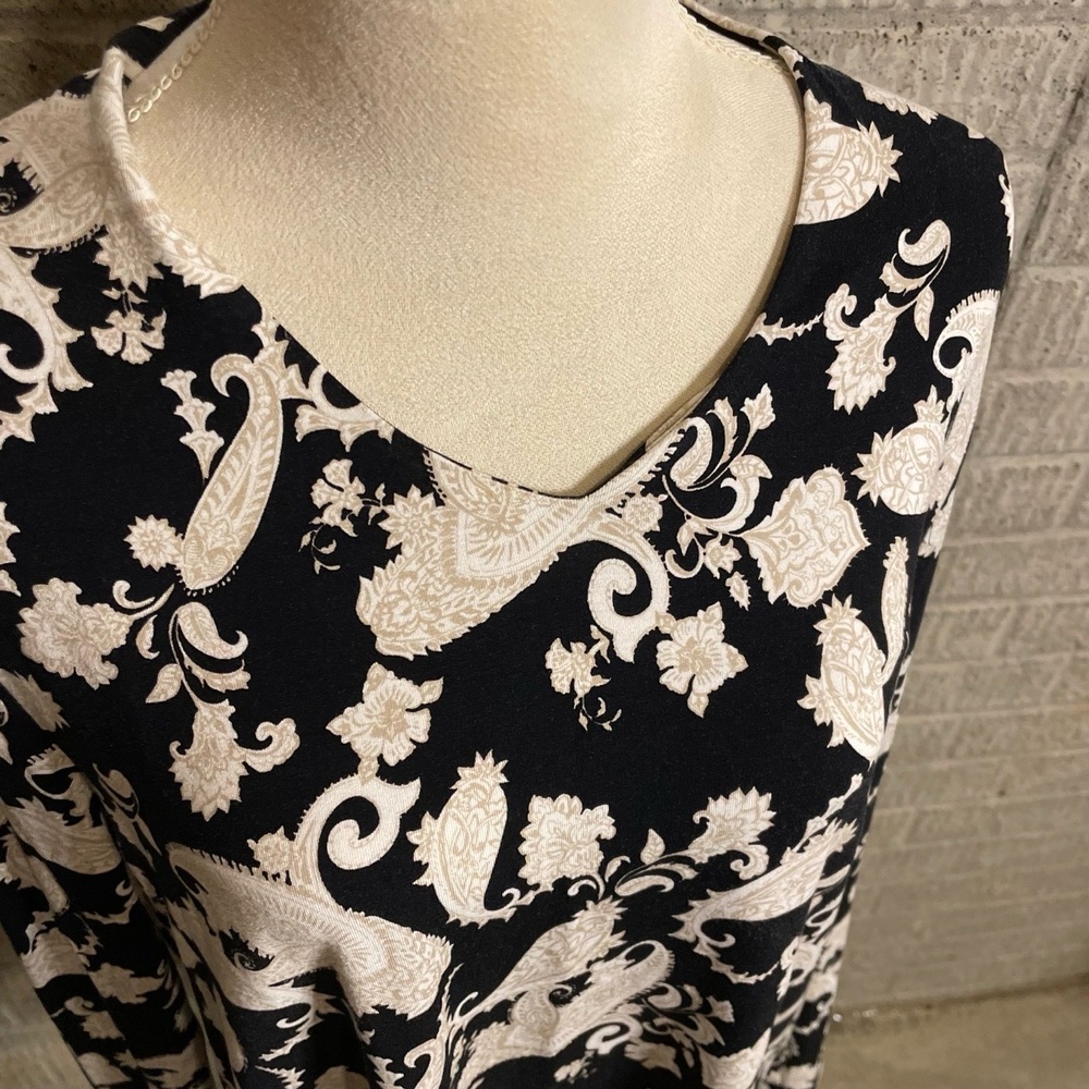 Chicos Black White Paisley Print V Neck Long Sleeve Shirt Size 2 - Picture 2 of 3
